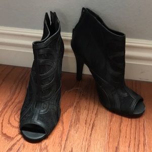 Woman’s lace booties